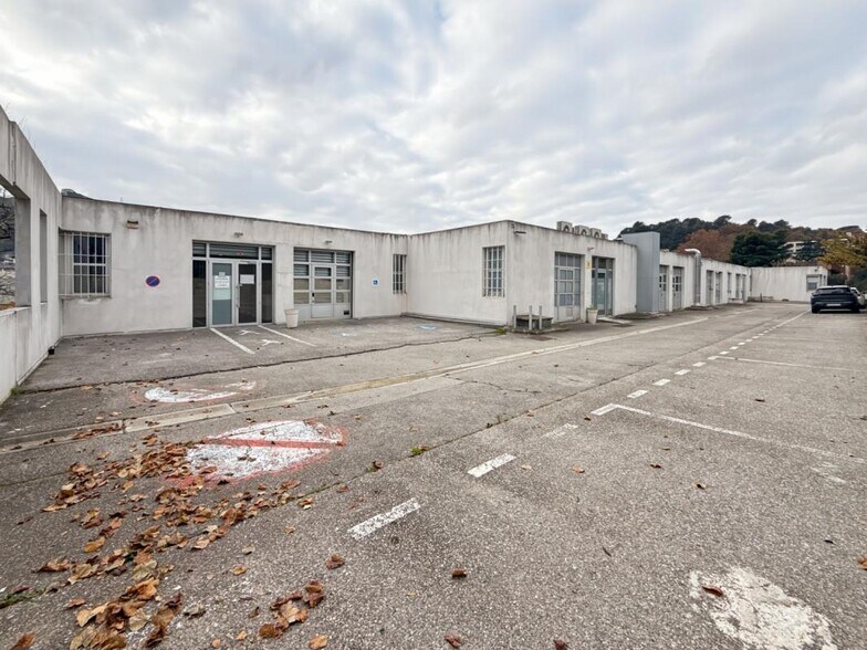 111 Route De La Valentine, Marseille à louer - Photo du bâtiment - Image 3 de 19