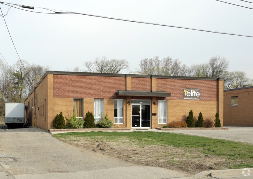 1557 Sedlescomb Dr, Mississauga, ON for lease - Primary Photo - Image 1 of 2