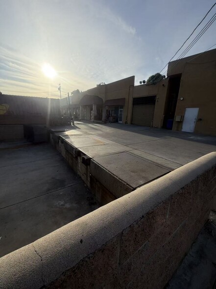 571-573 Monterey Pass Rd, Monterey Park, CA for lease - Building Photo - Image 3 of 6