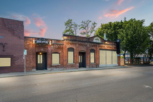 More details for 509 SW G St, Grants Pass, OR - Retail for Sale