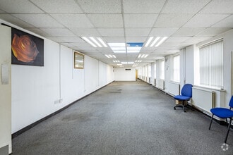 Lynwell Rd, Manchester for lease Interior Photo- Image 1 of 20
