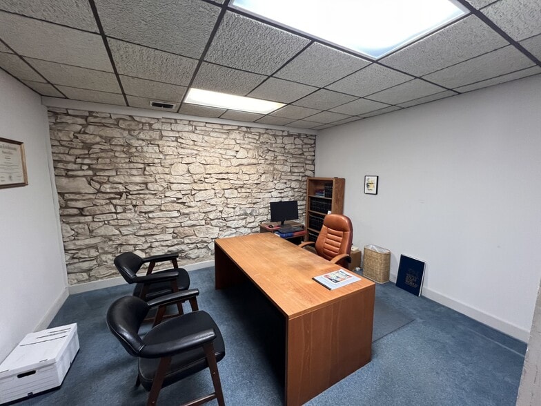 110 E San Antonio St, San Marcos, TX for sale - Building Photo - Image 3 of 4