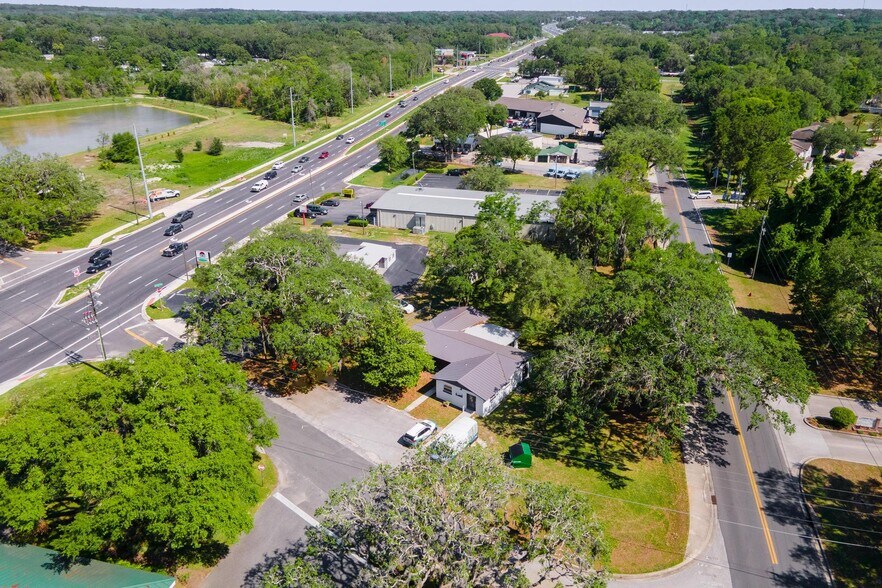 109 W Lakeview St, Lady Lake, FL à louer - Aérien - Image 1 de 10