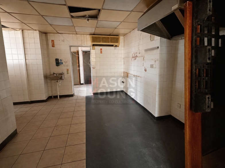 80 Raddlebarn Rd, Birmingham for lease - Interior Photo - Image 3 of 6