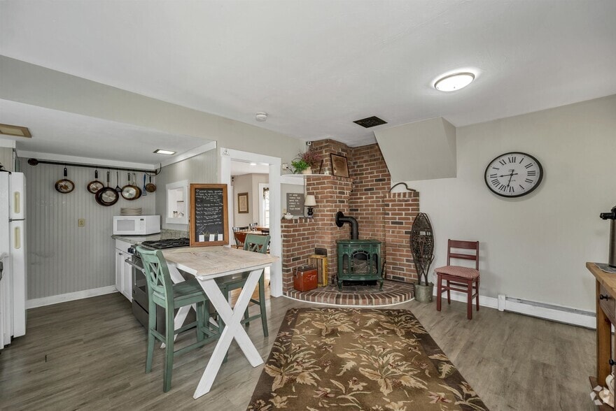 1354 NH Route 175, Campton, NH for sale - Interior Photo - Image 3 of 14