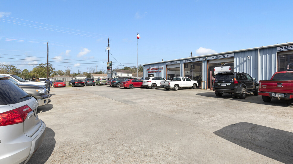 658 Aldine Mail Route Rd, Houston, TX for sale - Building Photo - Image 1 of 25