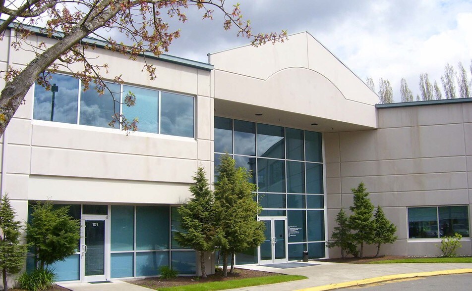 16928 Woodinville Redmond Rd NE, Woodinville, WA à louer - Photo du bâtiment - Image 2 de 11