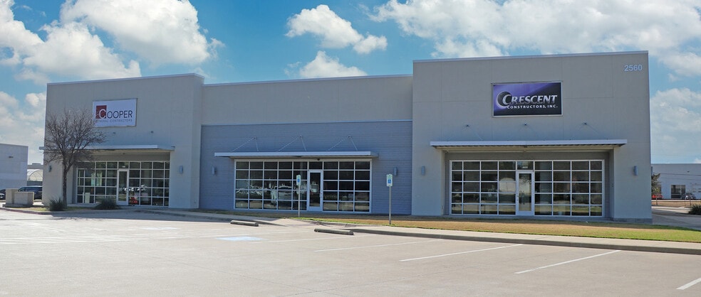 2560 Technology Dr, Plano, TX for lease - Building Photo - Image 3 of 7