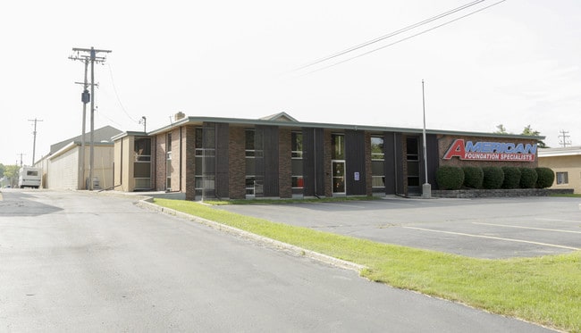 Plus de détails pour 11011 W Forest Home Ave, Hales Corners, WI - Bureau, Industriel à louer