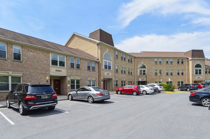 15300-15404 Spencerville Ct, Burtonsville, MD à vendre - Photo principale - Image 1 de 35