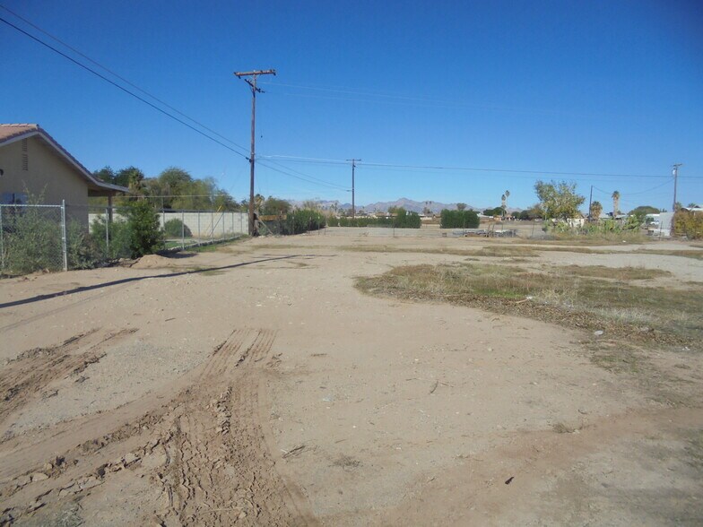 521 Oregon St, Blythe, CA à vendre - Photo du bâtiment - Image 2 de 6