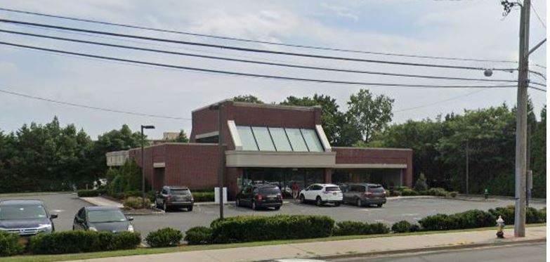 1600 Hempstead Tpke, East Meadow, NY for lease Primary Photo- Image 1 of 6