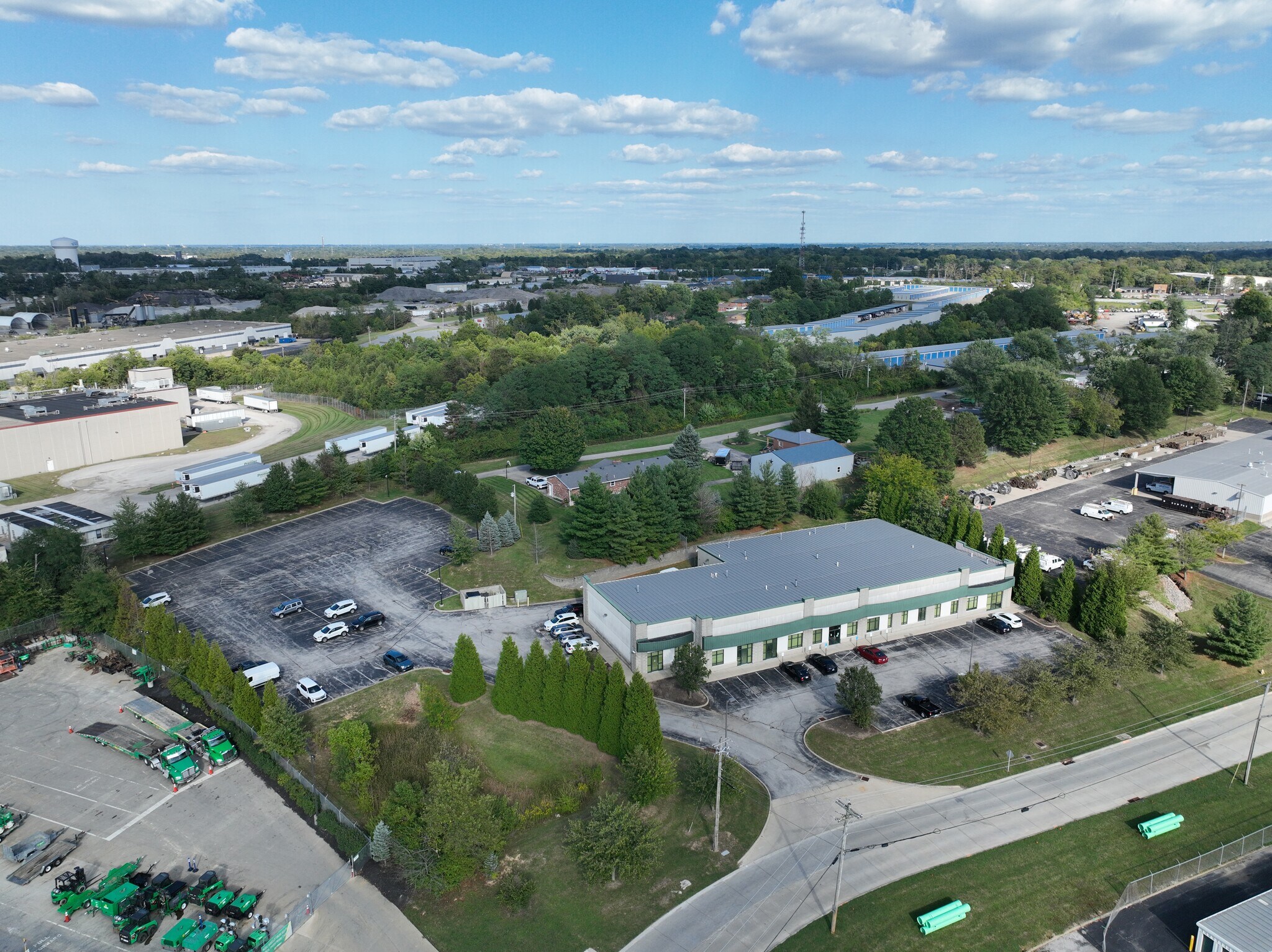 350 Aristocrat Dr, Florence, KY à vendre Photo du bâtiment- Image 1 de 8