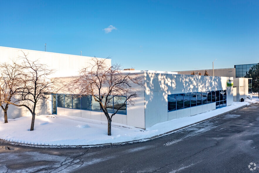 35 Precidio Ct, Brampton, ON for sale - Building Photo - Image 2 of 12