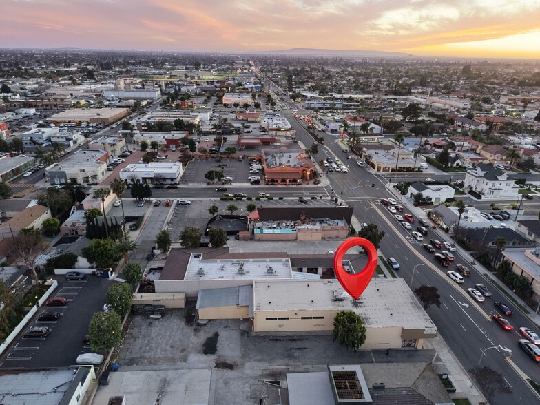10900 Paramount Blvd, Downey, CA for lease - Building Photo - Image 2 of 9