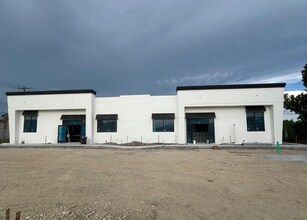 14210 Metropolis Ave, Fort Myers, FL for lease Building Photo- Image 1 of 2