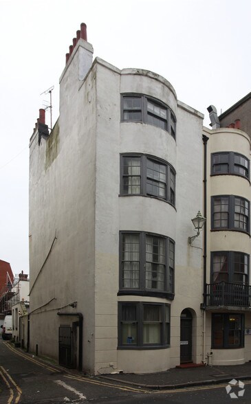 74 Middle St, Brighton à vendre - Photo principale - Image 1 de 2