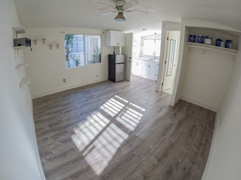 7421-25 La Jolla blvd, La Jolla, CA for sale - Interior Photo - Image 2 of 8