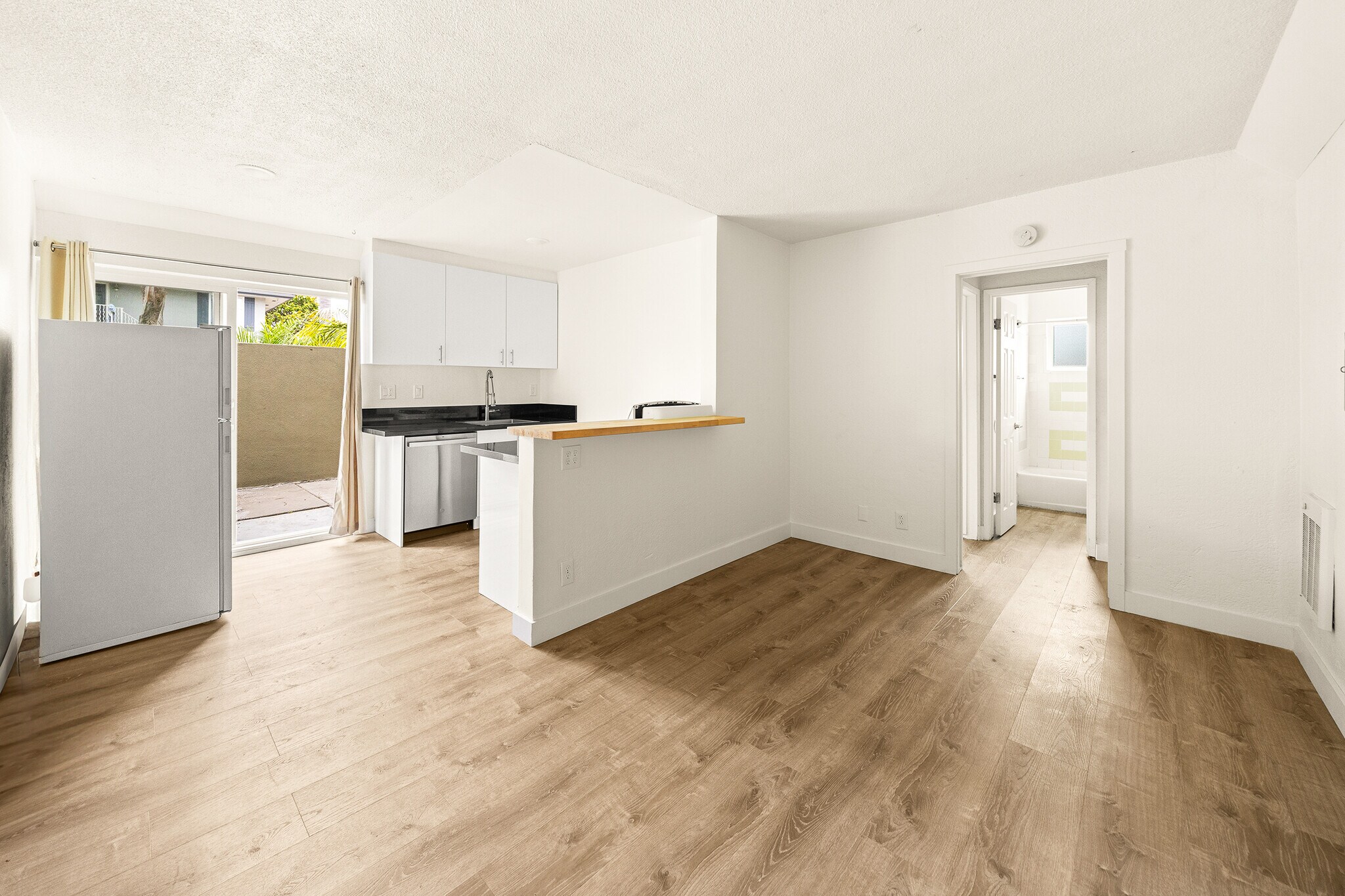 6597 Trigo Rd, Goleta, CA for sale Interior Photo- Image 1 of 20