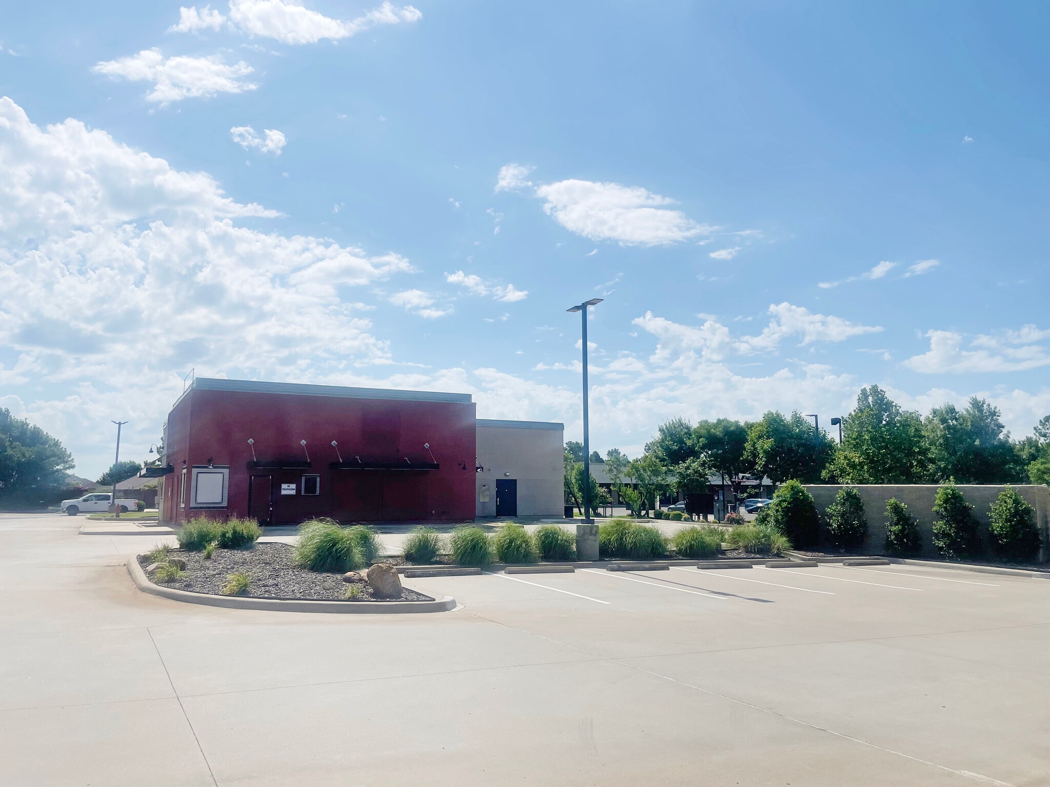 2108 W Danforth Rd, Edmond, OK for lease Building Photo- Image 1 of 1