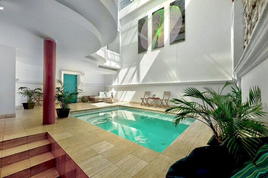 410 E 6th St, Austin, TX à louer - Photo du bâtiment - Image 3 de 36