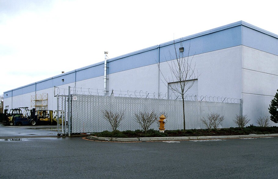3051 E Valley Rd, Renton, WA à louer - Photo du bâtiment - Image 2 de 5