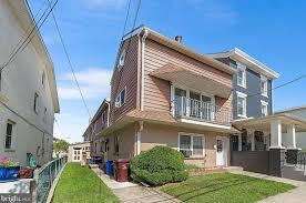 407 Holstein St, Bridgeport, PA à vendre - Photo du bâtiment - Image 2 de 3
