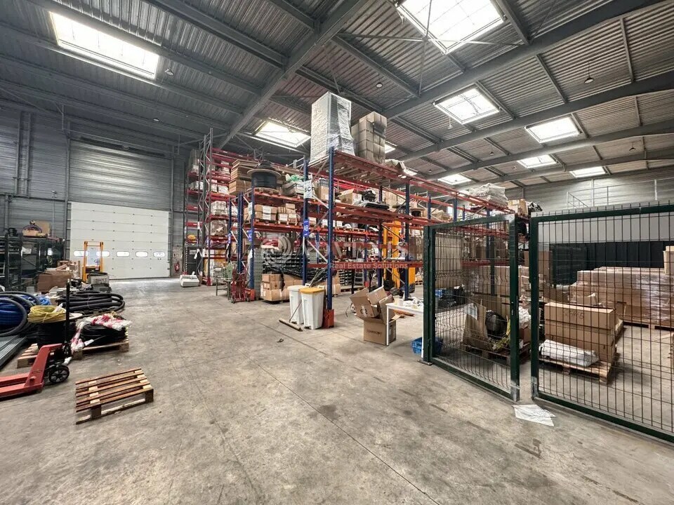 Local d'activités dans Bussy-Saint-Martin à vendre Photo du bâtiment- Image 1 de 9