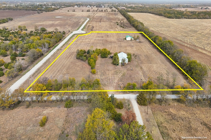 SW 220th St., Douglass, KS à vendre - Photo du bâtiment - Image 2 de 42