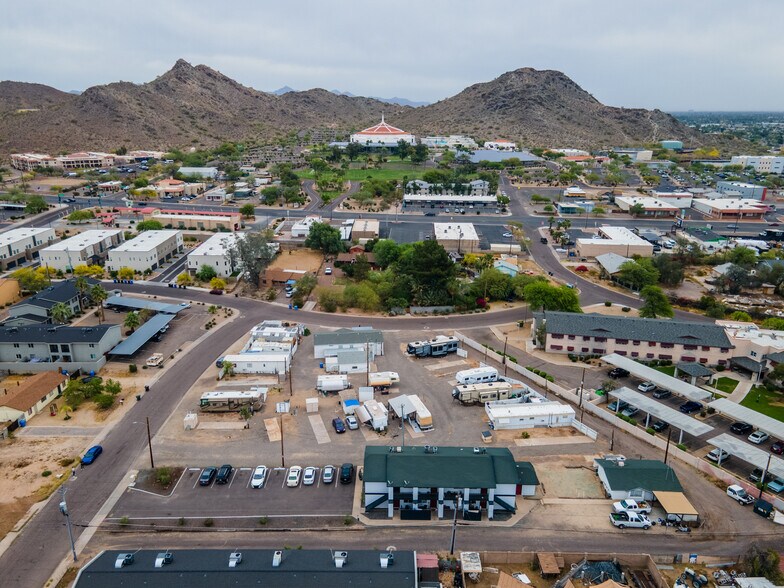 2015 E Eugie Ter, Phoenix, AZ à vendre - Photo du bâtiment - Image 2 de 4