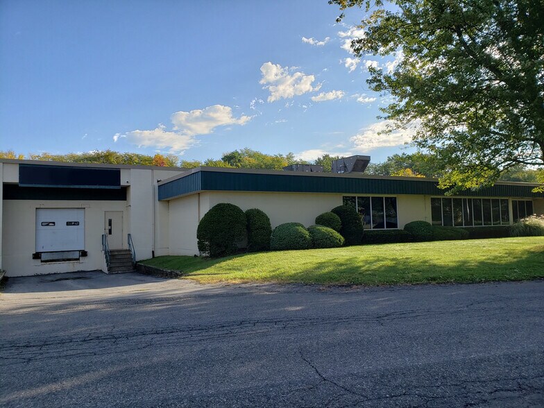 120 Wood Rd, Kingston, NY à vendre - Photo du bâtiment - Image 2 de 4