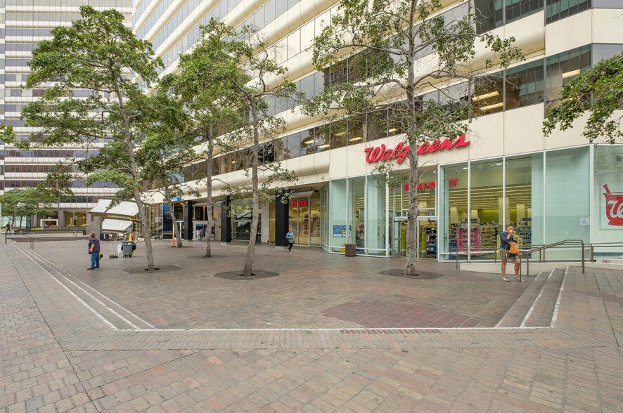 1333 Broadway, Oakland, CA à louer - Photo du bâtiment - Image 2 de 12