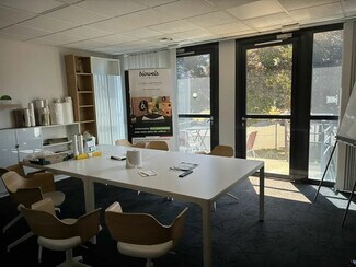 Plus de détails pour 13 Rue Des Aulnes, Limonest - Bureau à louer