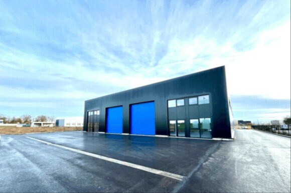 Flex in Le Havre for lease - Building Photo - Image 1 of 3