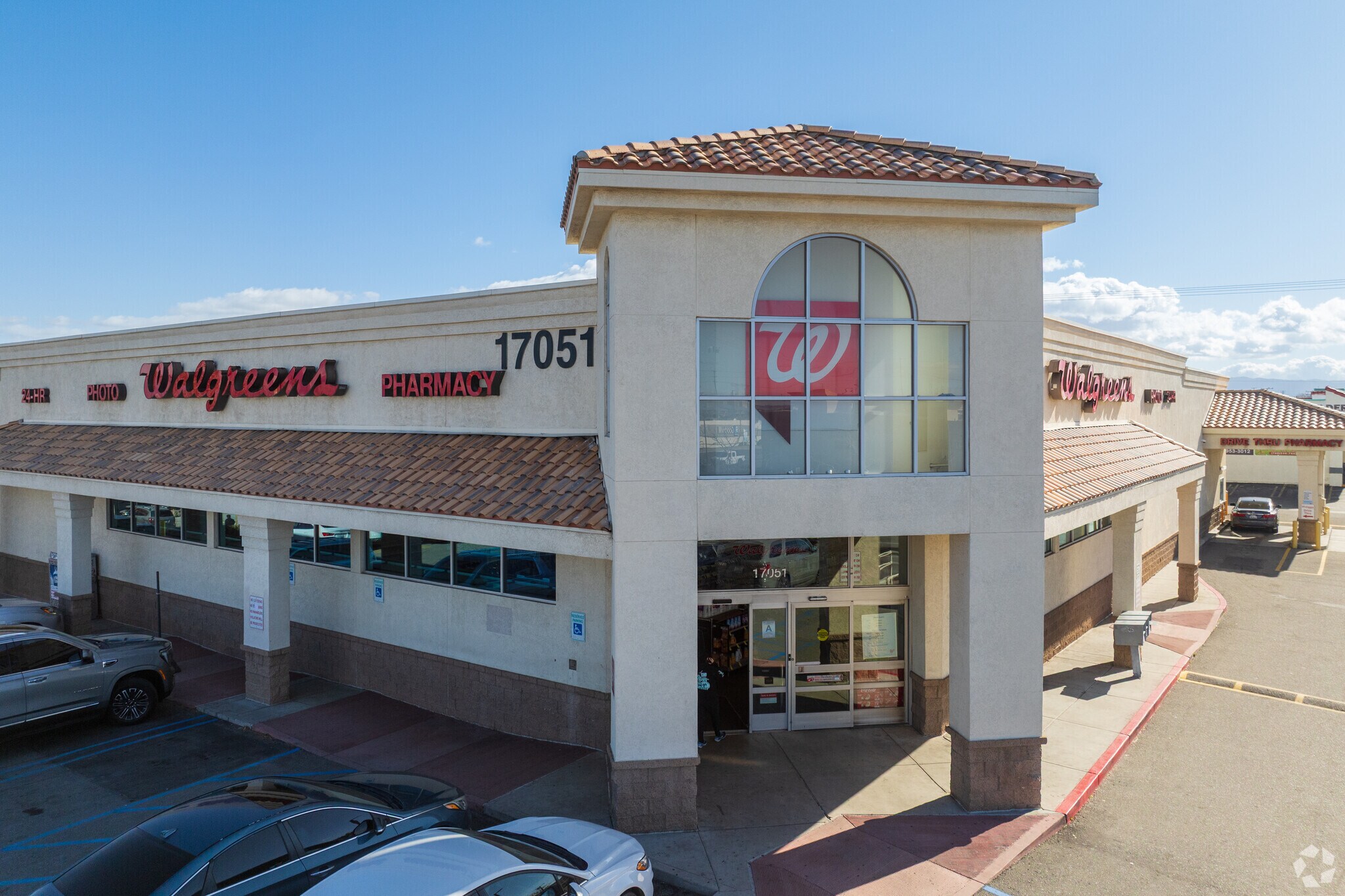 17051 Bear Valley Rd, Hesperia, CA à vendre Photo principale- Image 1 de 1