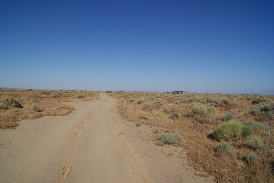 AVE A10 VIC 62 ST. St, Lancaster, CA for sale - Building Photo - Image 2 of 5