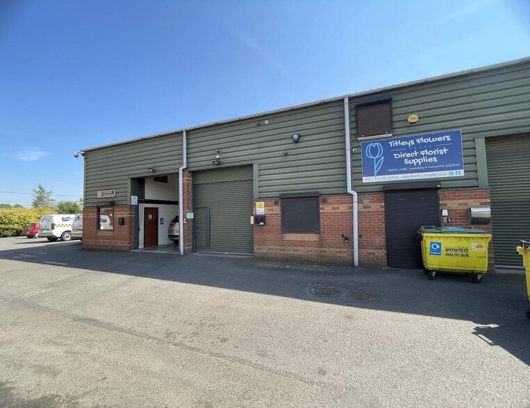 Canal Ln, Stoke On Trent for lease - Building Photo - Image 1 of 10