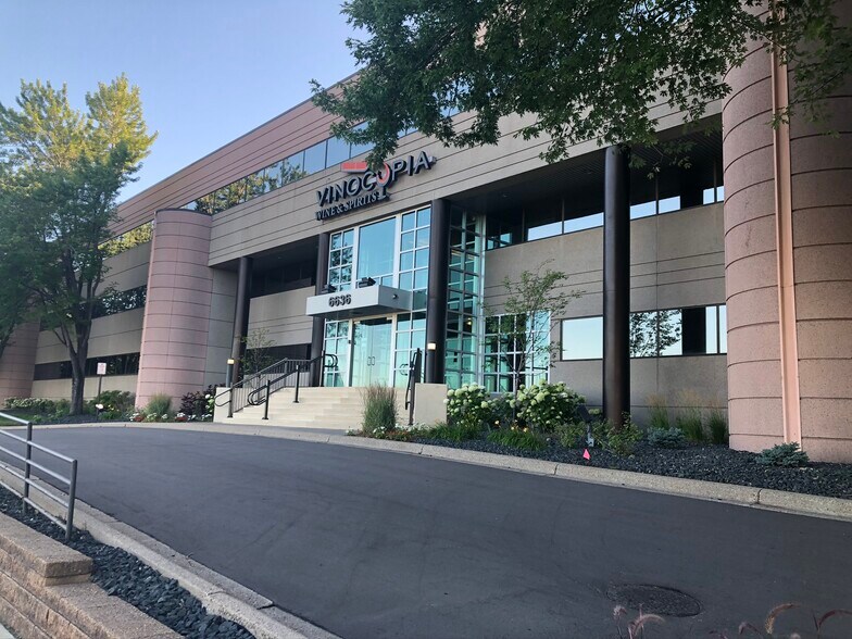 6636 S Cedar Ave, Richfield, MN à louer - Photo du bâtiment - Image 1 de 8