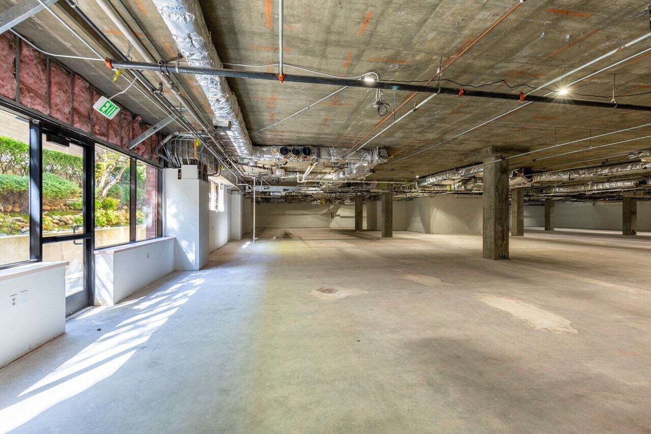 1201 Alhambra Blvd, Sacramento, CA for lease Interior Photo- Image 1 of 3