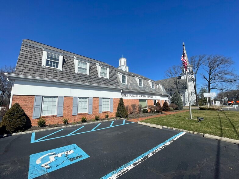 3055 Route 27, Franklin Park, NJ à vendre - Photo du bâtiment - Image 1 de 35