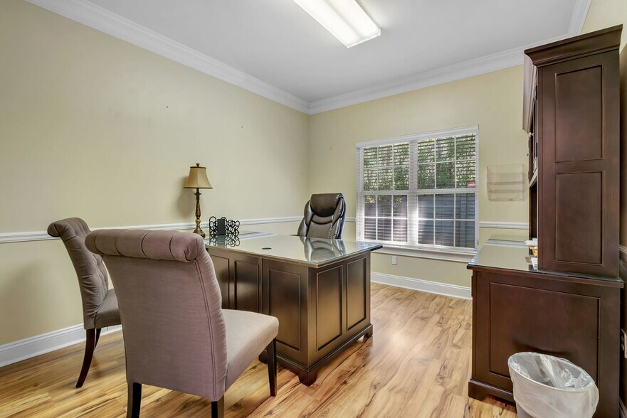 2888 Mahan Dr, Tallahassee, FL à louer - Photo du bâtiment - Image 3 de 20