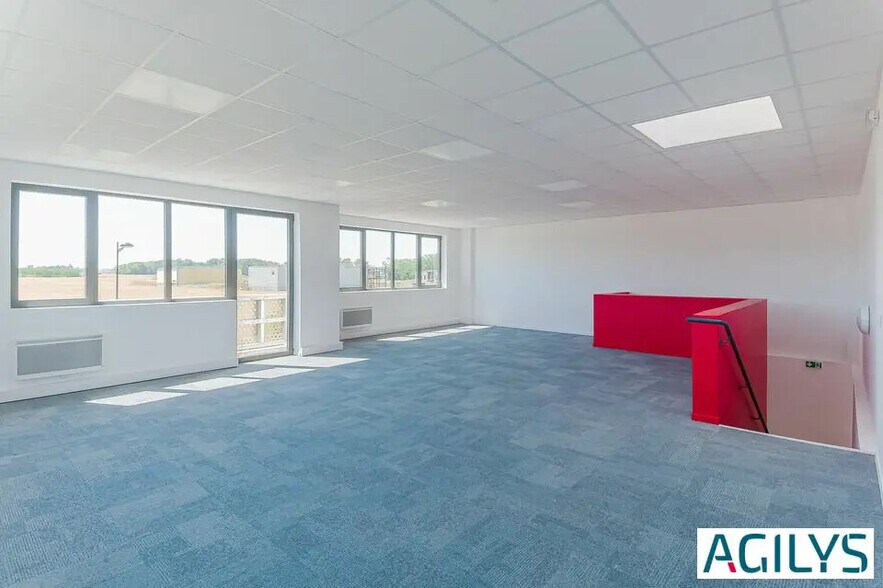 Local d'activités dans Montgeron à vendre - Photo du bâtiment - Image 3 de 9