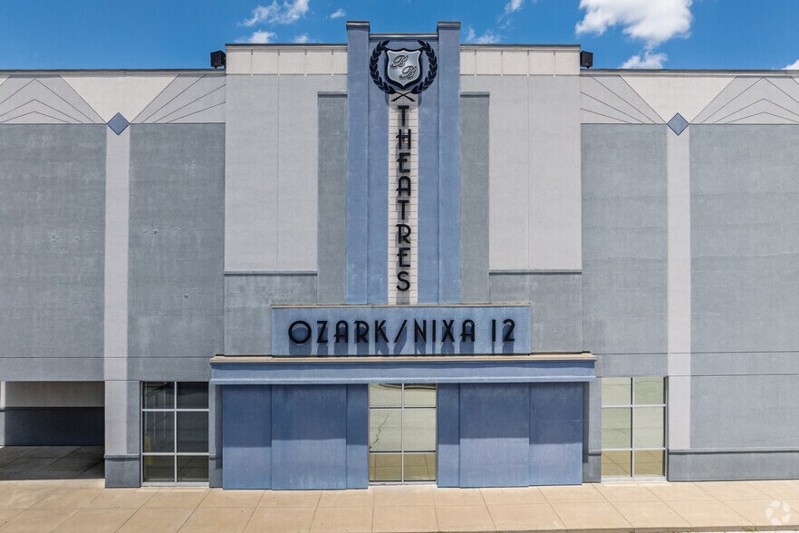 620 N 25th St, Ozark, MO à vendre - Photo du bâtiment - Image 3 de 5