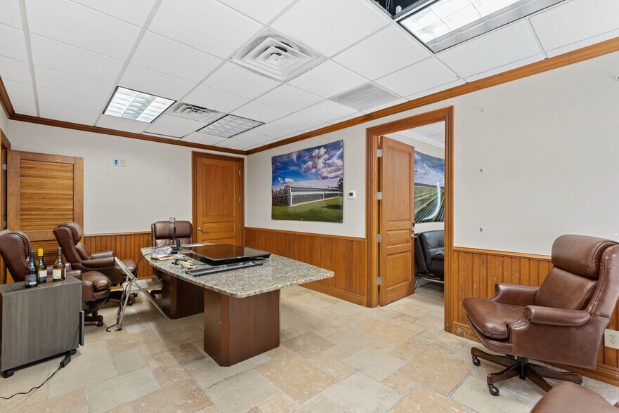 4206 Mercantile Ave, Naples, FL à vendre - Photo intérieure - Image 2 de 9