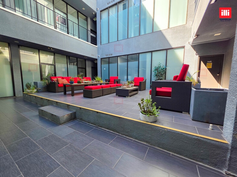 8619 Reseda Blvd, Northridge, CA for lease - Building Photo - Image 3 of 6