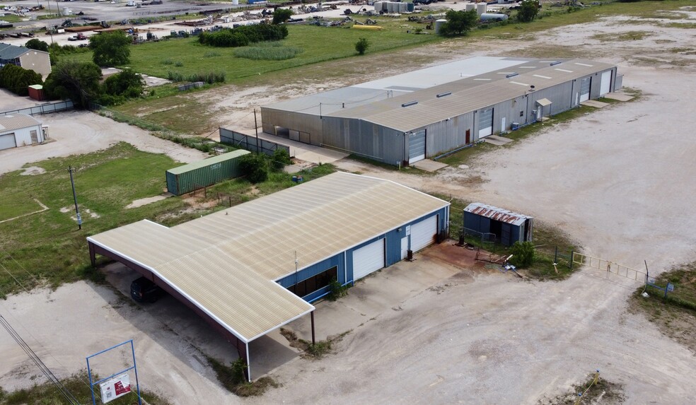 902 S Main St, Jacksboro, TX à vendre - Photo du bâtiment - Image 2 de 19