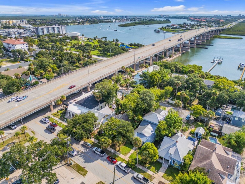 407 Magnolia St, New Smyrna Beach, FL for sale - Building Photo - Image 3 of 17