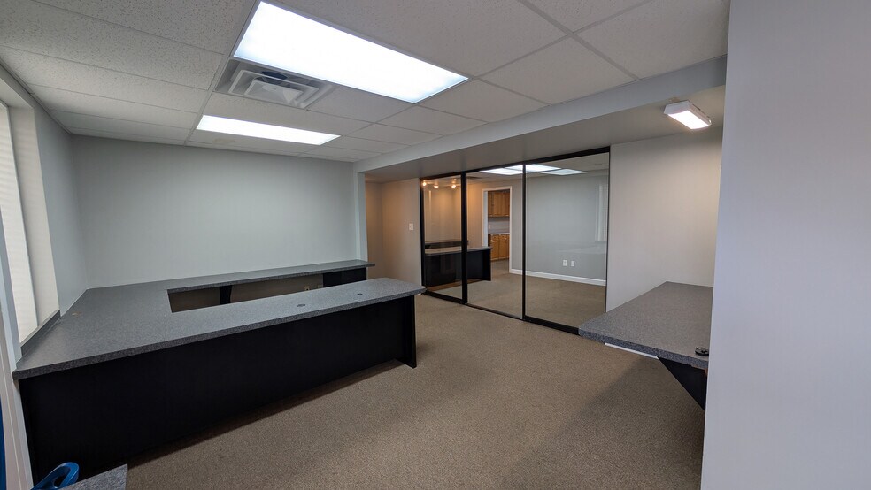 OFFICE/RETAIL BUILDINGS ON BALTIMORE/K15 portefeuille de 2 propriétés à vendre sur LoopNet.ca - Photo intérieure - Image 2 de 10