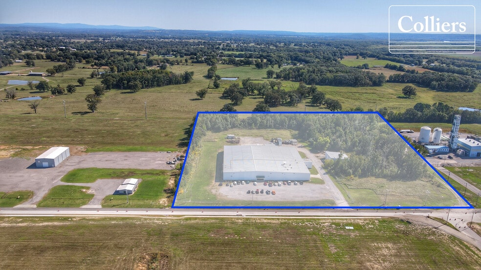532 Industrial Park Dr, Mulberry, AR for sale - Building Photo - Image 2 of 17