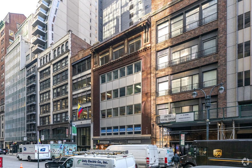 6 E 46th St, New York, NY for lease - Building Photo - Image 3 of 6